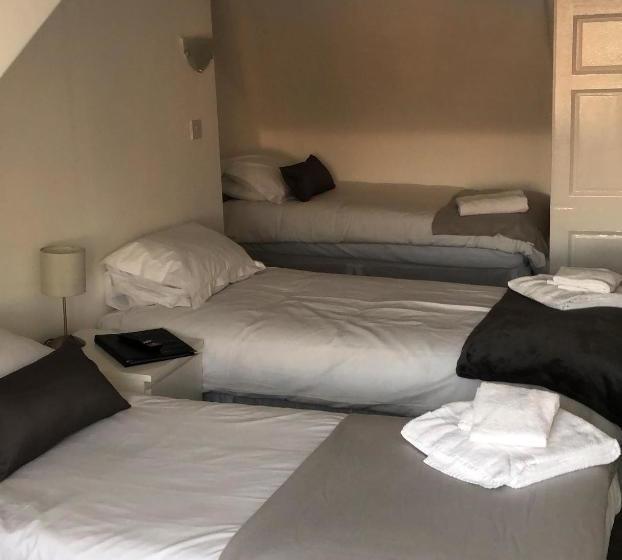 ユースホステル The Ferry Inn