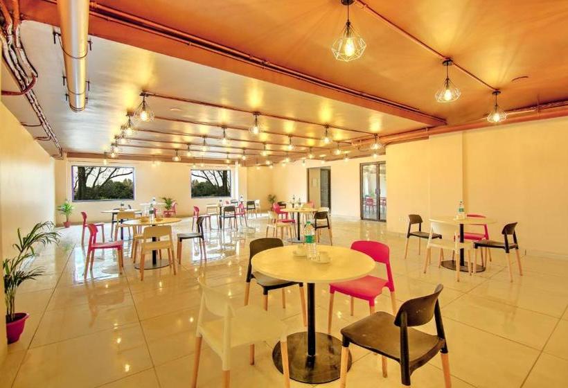 Отель Artisian Rooms