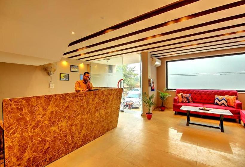 Отель Artisian Rooms