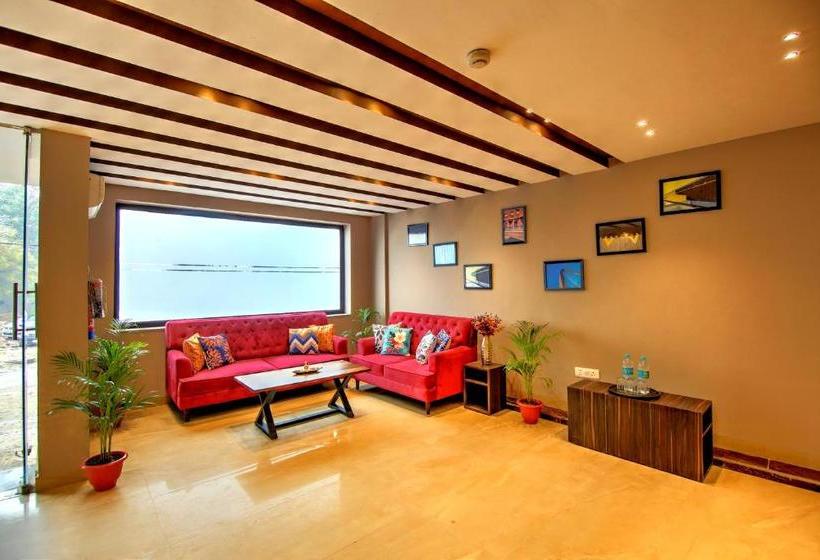 Отель Artisian Rooms