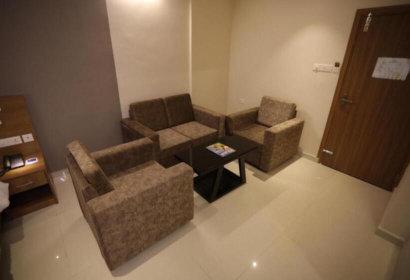 Отель Dhanya Residency