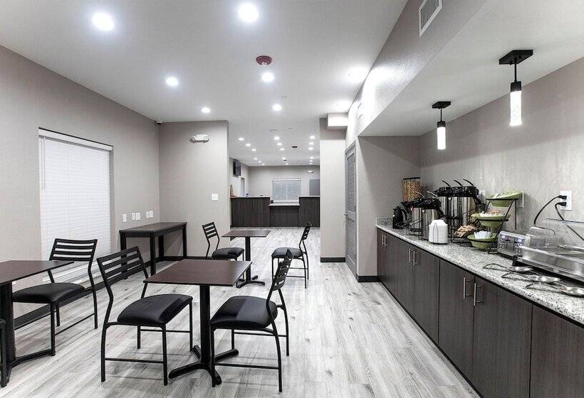 בית מלון כפרי Express Inn