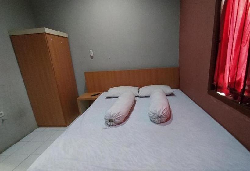 Отель Spot On 2806 Wisma Syariah