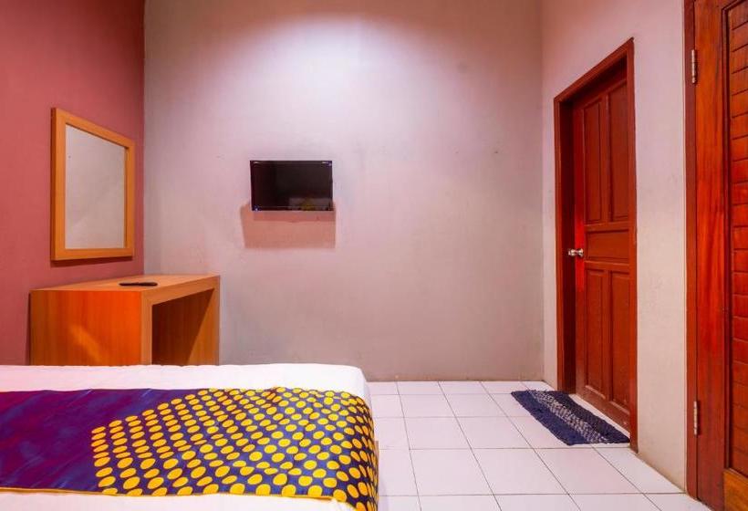 Отель Spot On 2806 Wisma Syariah