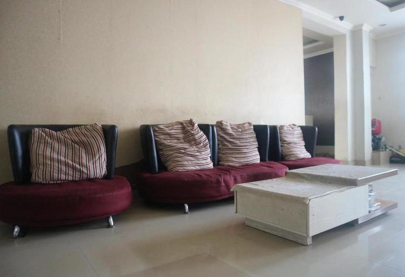 ホテル Almira Homestay