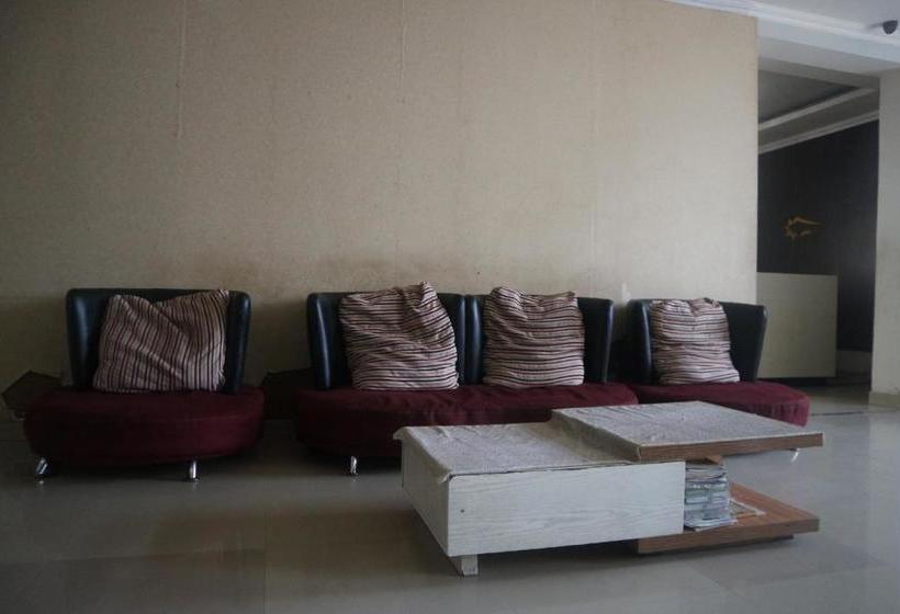 ホテル Almira Homestay