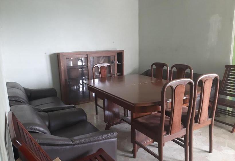 酒店 Oyo 2858 Vafa Guesthouse