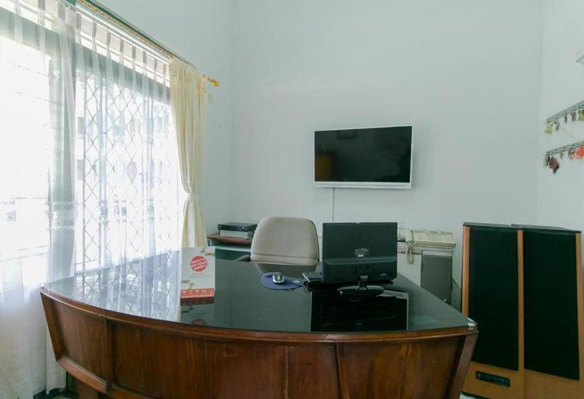 酒店 Oyo 2858 Vafa Guesthouse