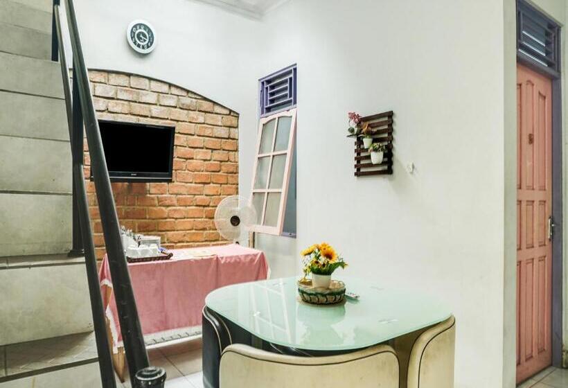 هتل Oyo 2872 Garuda Guest House