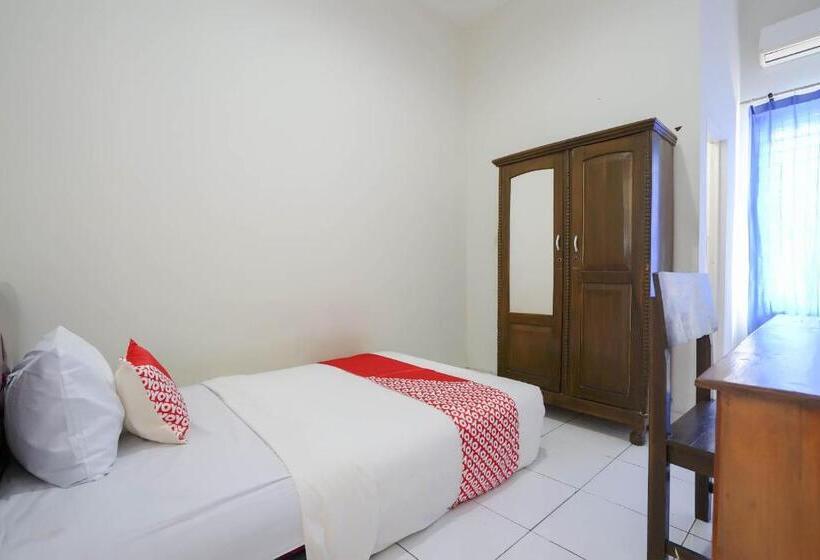 فندق Oyo 2874 Berlian Residence