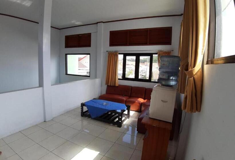 호텔 Oyo 2884 Wisma Jatnika Syariah