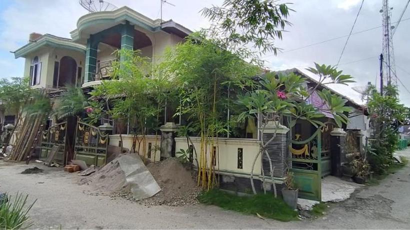 בית מלון כפרי Spot On 2556 Lubuk Nyarai Residence Syariah