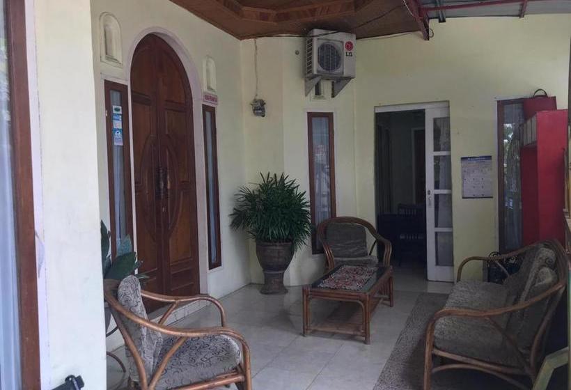 בית מלון כפרי Spot On 2556 Lubuk Nyarai Residence Syariah