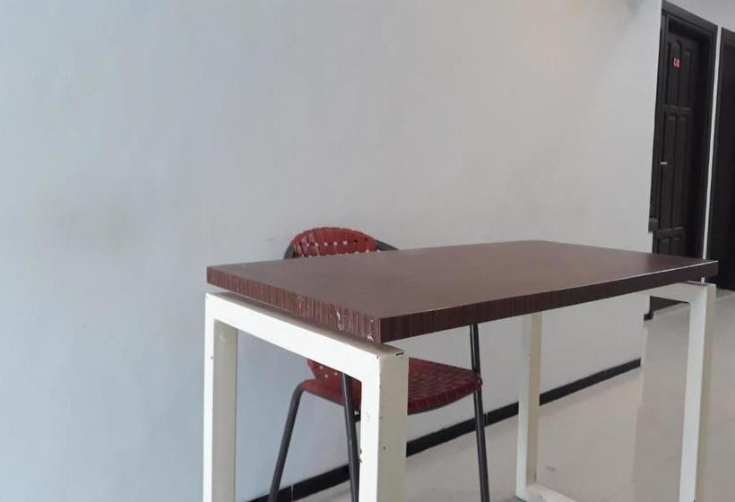 ホテル Spot On 2717  Angsa Lestari