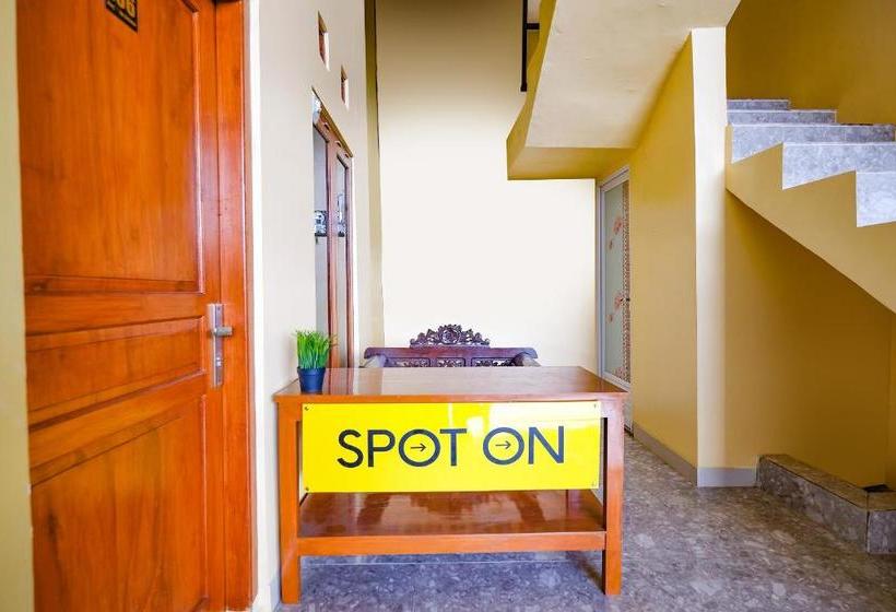 בית מלון כפרי Spot On 2790 Bintang Selatan Syariah