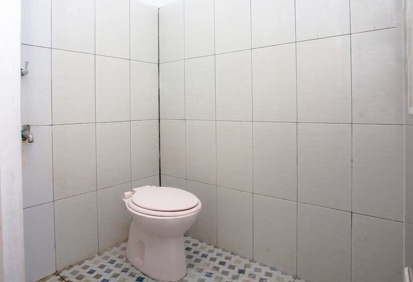 Отель Spot On 2830 Azka Guest House Syariah