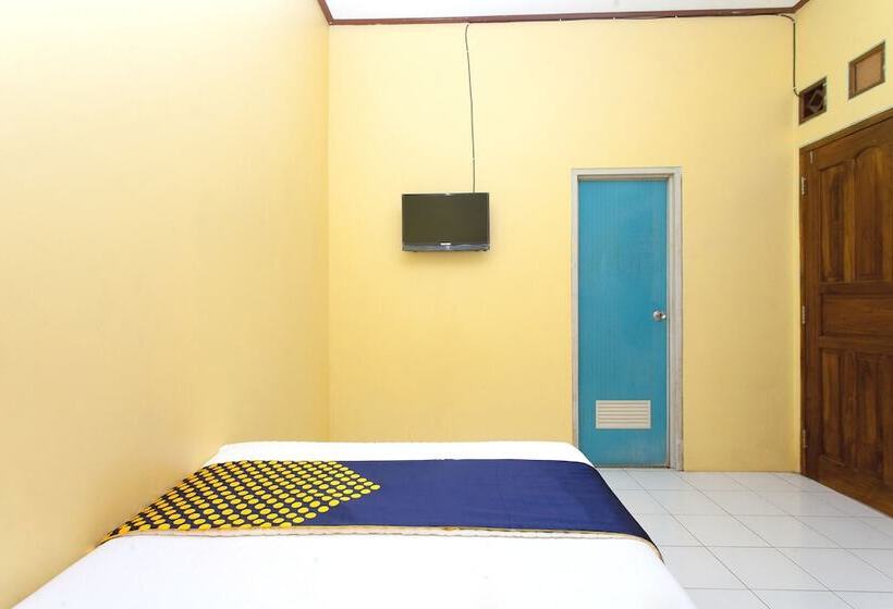 Отель Spot On 2830 Azka Guest House Syariah