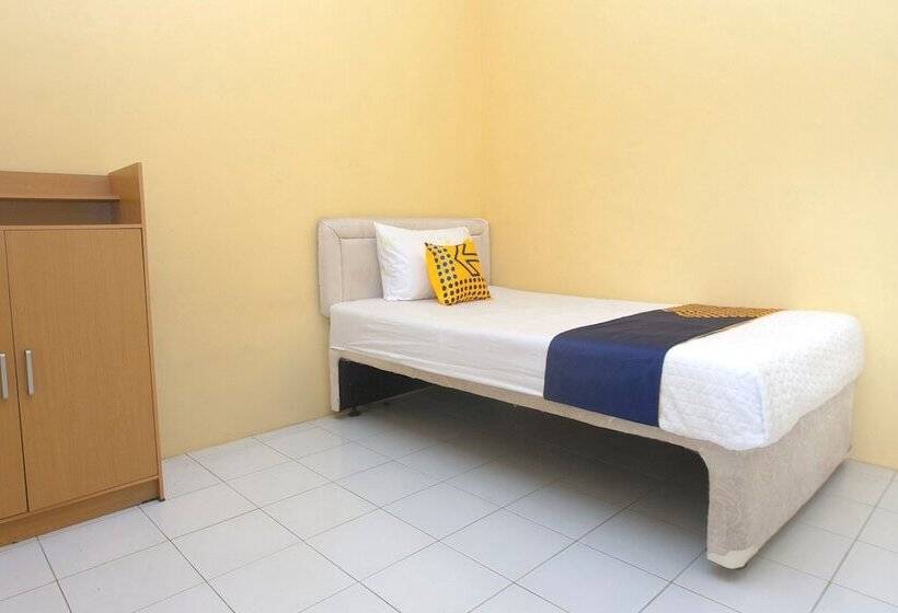 Отель Spot On 2830 Azka Guest House Syariah