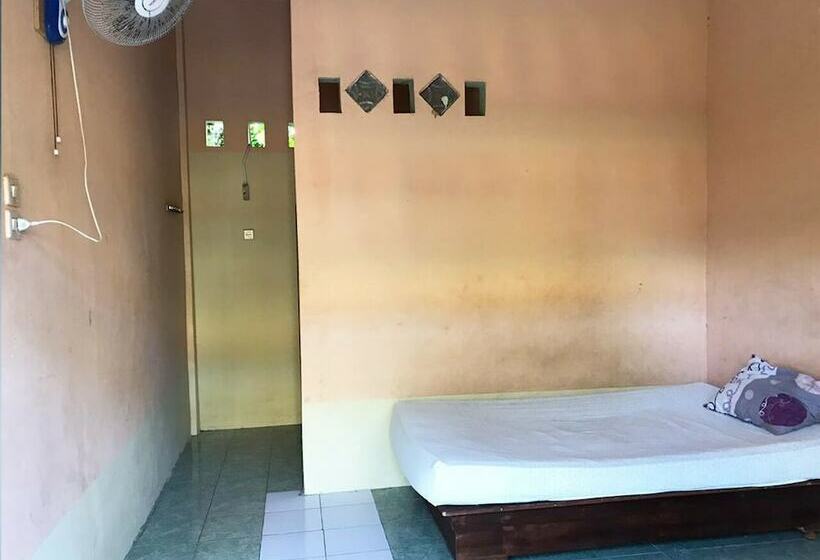 בית מלון כפרי Spot On 2844 Kelekak Bunda