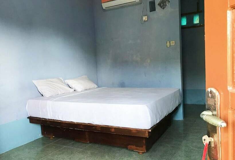 בית מלון כפרי Spot On 2844 Kelekak Bunda