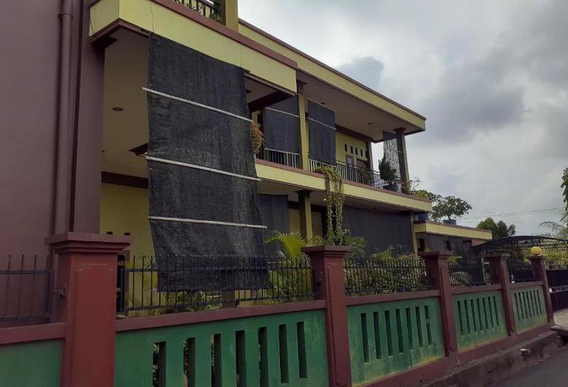 ホテル Spot On 2846 Kost Faza