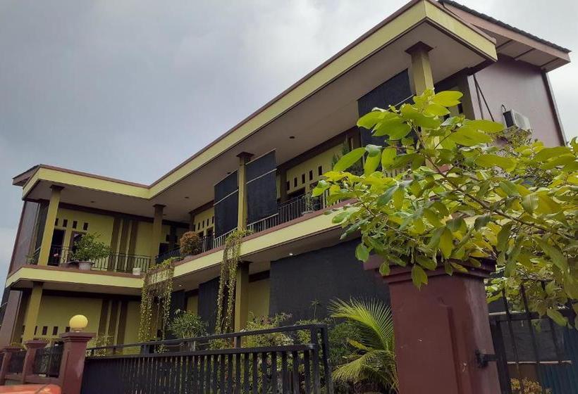 هتل Spot On 2846 Kost Faza