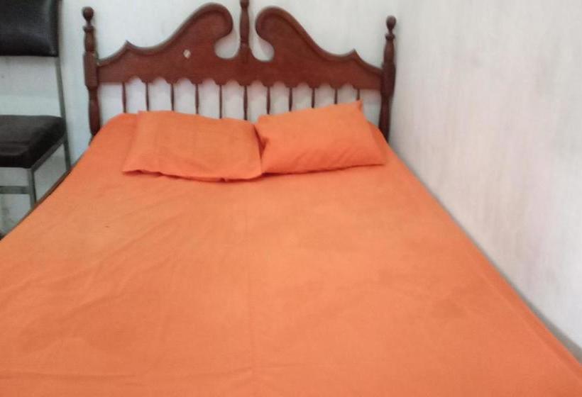 Отель Spot On 2880 Wisma Larasati