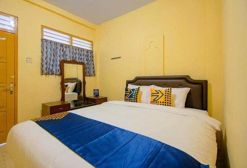 Отель Spot On 2880 Wisma Larasati