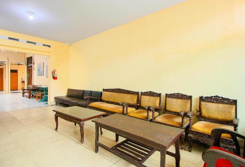 Отель Spot On 2880 Wisma Larasati