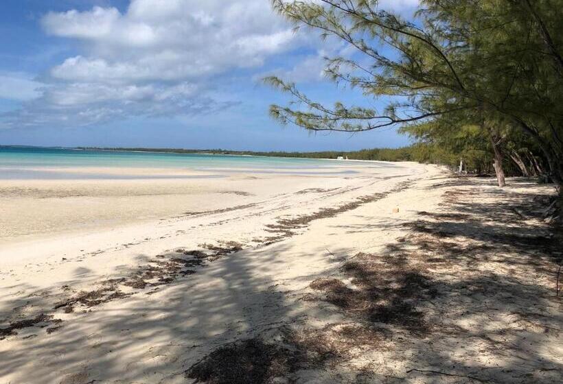 Hotel The Sunset Cove And Rainbow Room