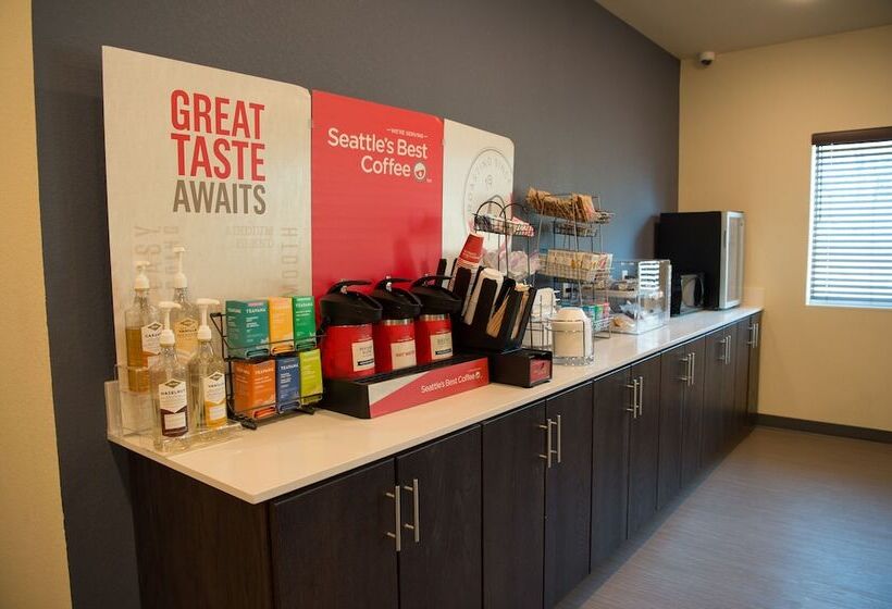 فندق Cobblestone Inn & Suites  Forest City