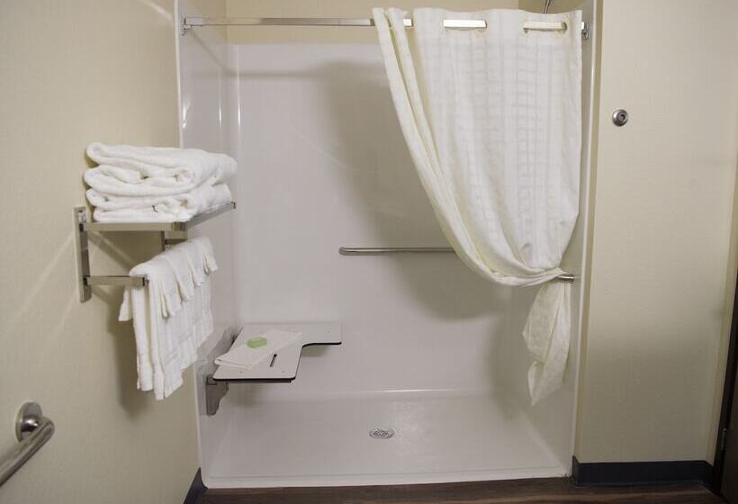 فندق Cobblestone Inn & Suites Forest City