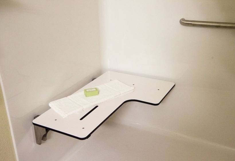 فندق Cobblestone Inn & Suites  Forest City