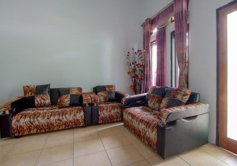 Отель Oyo 2588 Pondok Romeo