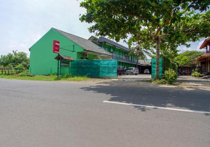 هتل Oyo 2588 Pondok Romeo