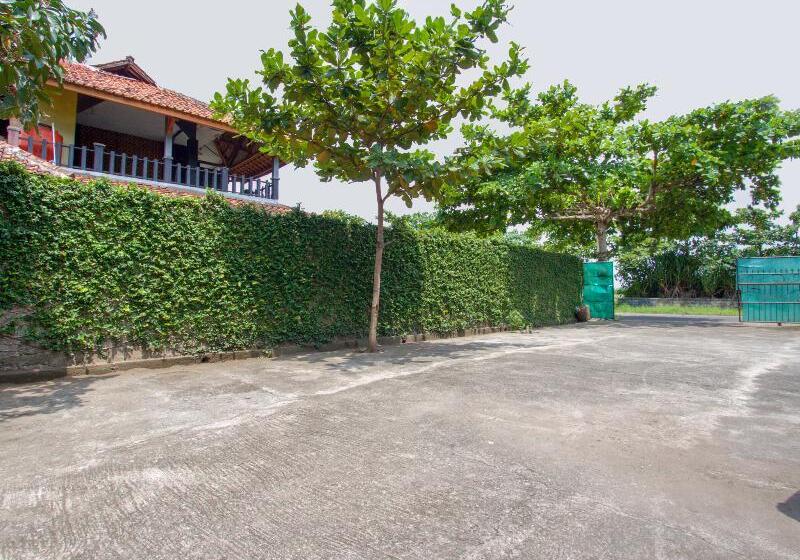 هتل Oyo 2588 Pondok Romeo