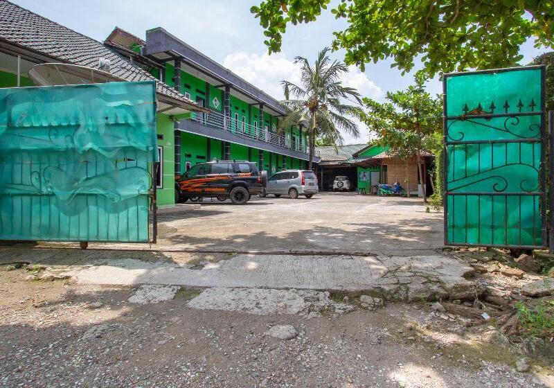 Отель Oyo 2588 Pondok Romeo