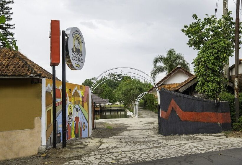 فندق Reddoorz Syariah At Bumi Eyang Enin Homestay Tasikmalaya