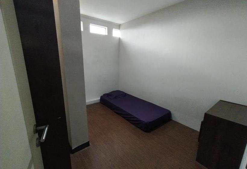 فندق Oyo 2736 Pondok Klara