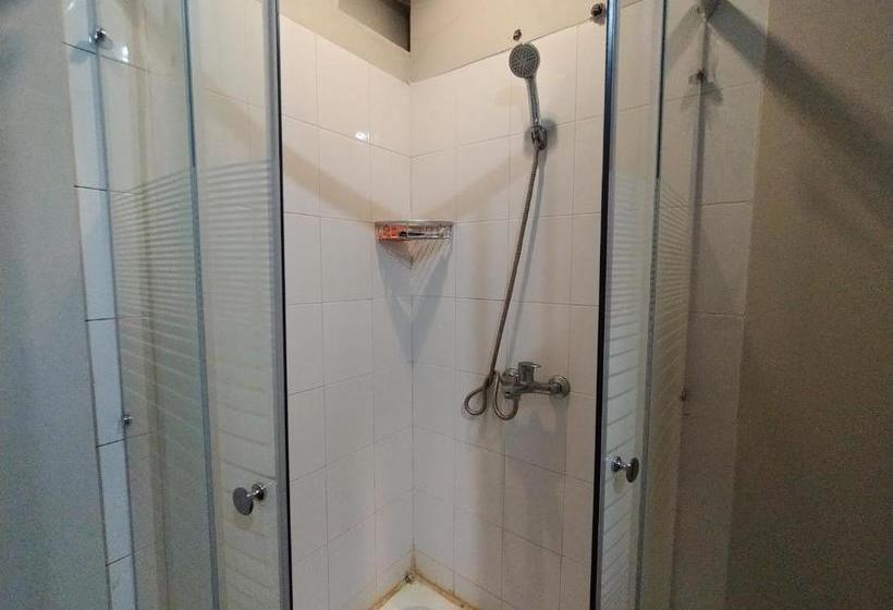 فندق Oyo 2736 Pondok Klara