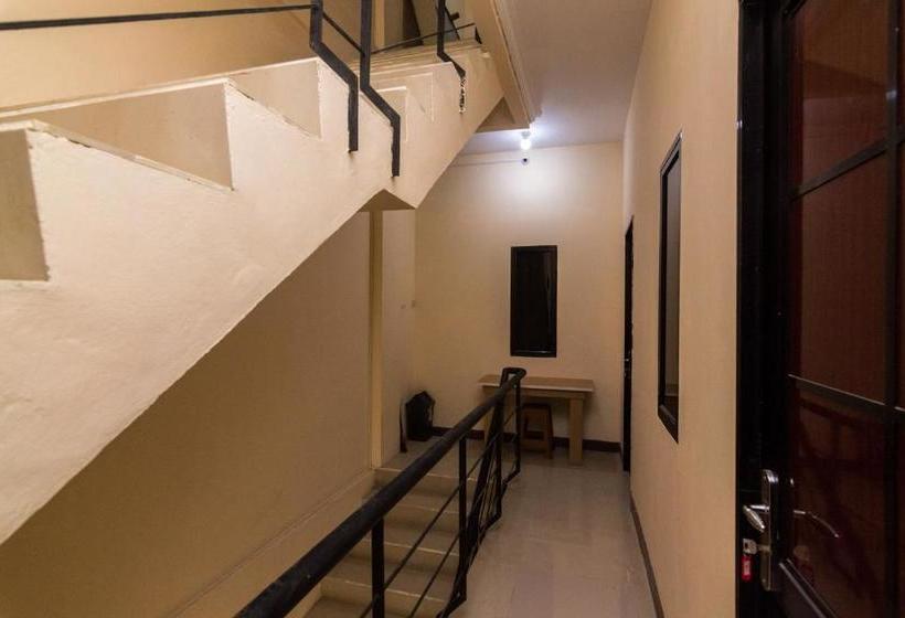 בית מלון כפרי Oyo 2774 Nepenthes Homestay