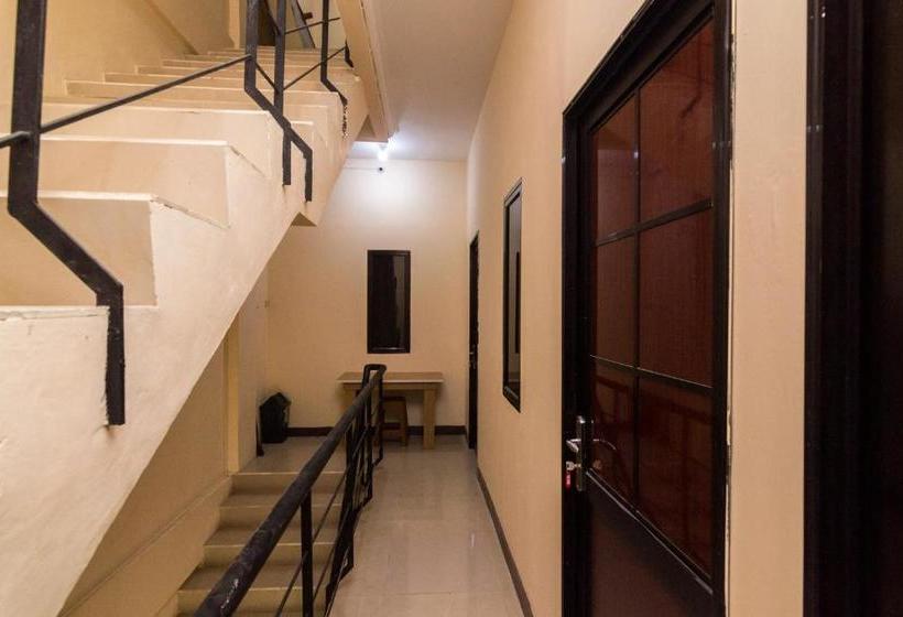 בית מלון כפרי Oyo 2774 Nepenthes Homestay