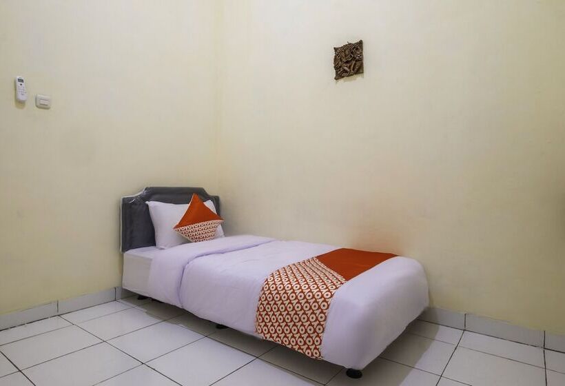 호텔 Siliwangi Guest House Syariah Tasikmalaya Mitra Reddoorz