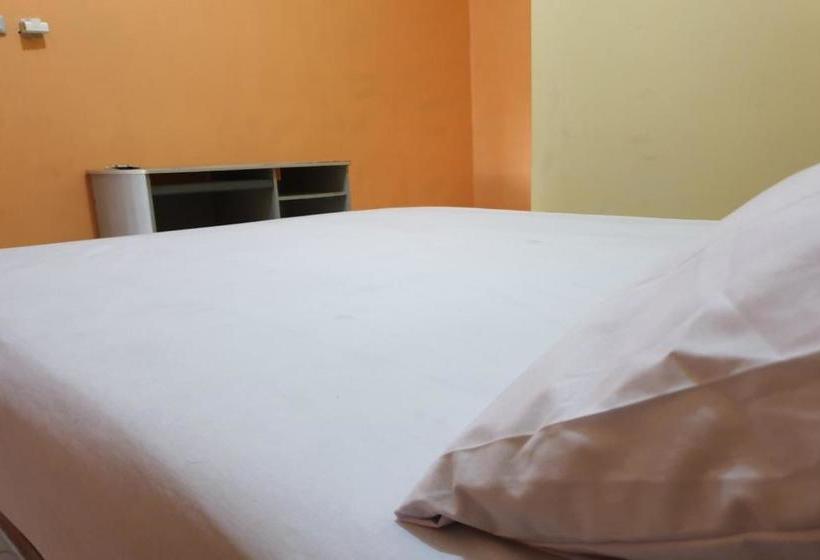 Отель Spot On 2697 Homy House