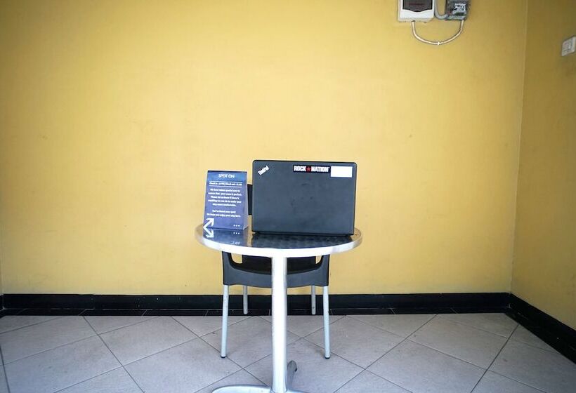 فندق Spot On 2729 Marzan Syariah Guest House