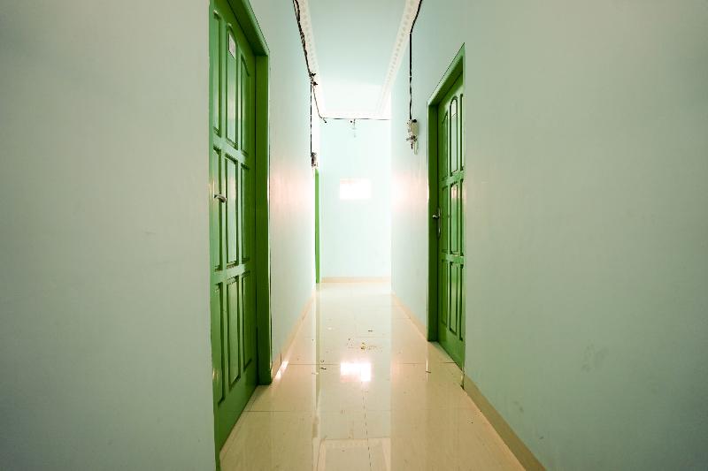 هتل Spot On 2738 818 Home Stay