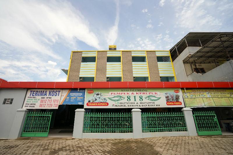 فندق Spot On 2738 818 Home Stay