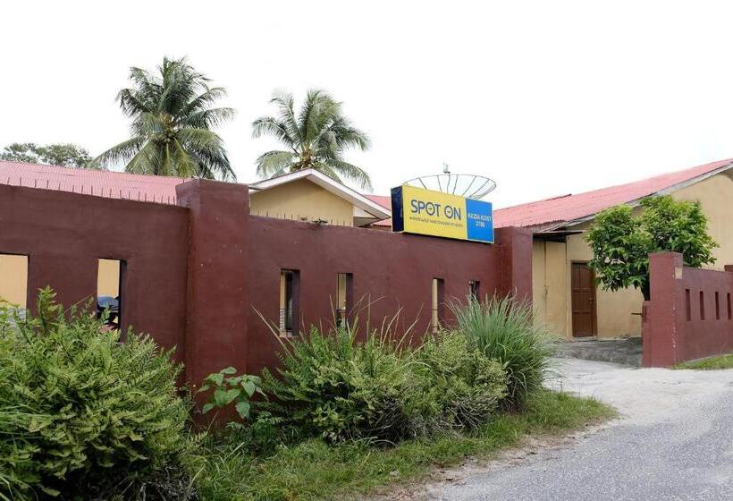 בית מלון כפרי Spot On 2766 Kezia Kost