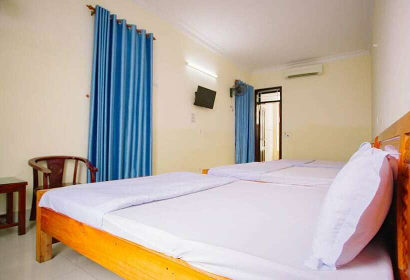 هتل Spot On 749 Four Seasons Guest House