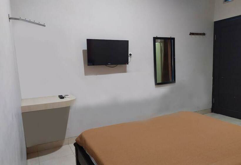 酒店 Yulia Guesthouse